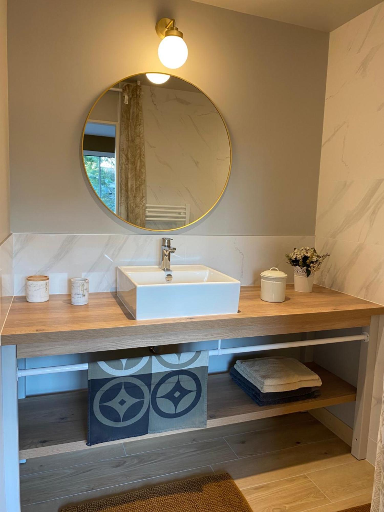 Maison M, Chambre Privee Acces Jardin Piscine Et Jacuzzi Pres De La Rochelle La Rochelle  Cameră foto